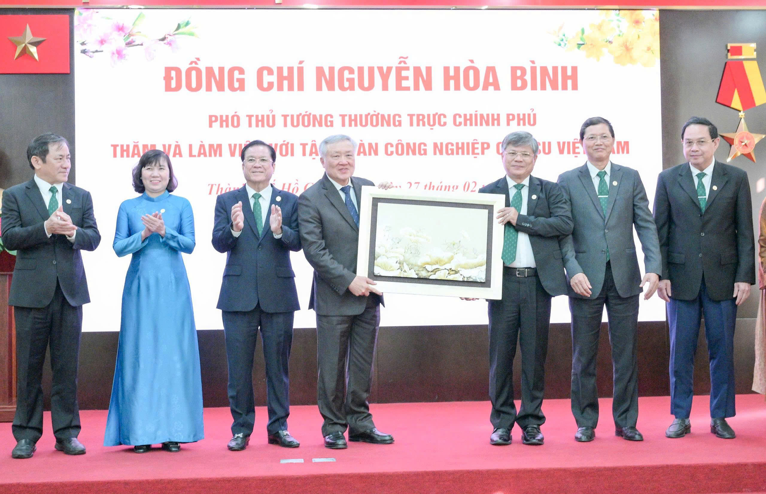 VRG PHÁT HUY VAI TRÒ DOANH NGHIỆP NHÀ NƯỚC CHỦ LỰC, HƯỚNG TỚI MỤC TIÊU TĂNG TRƯỞNG HAI CON SỐ