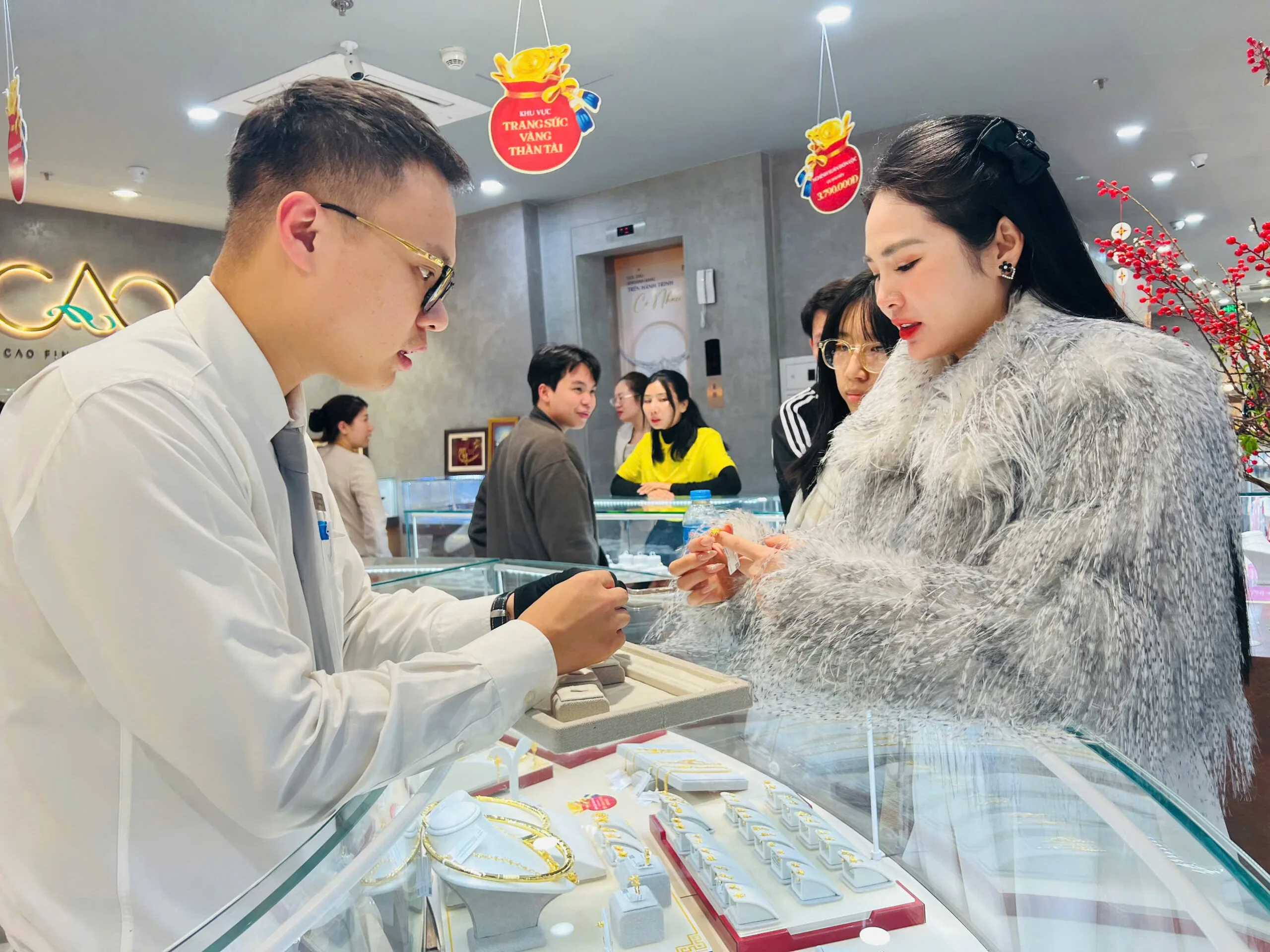 Giá vàng chuẩn bị tăng mạnh vào Ngày vía Thần tài