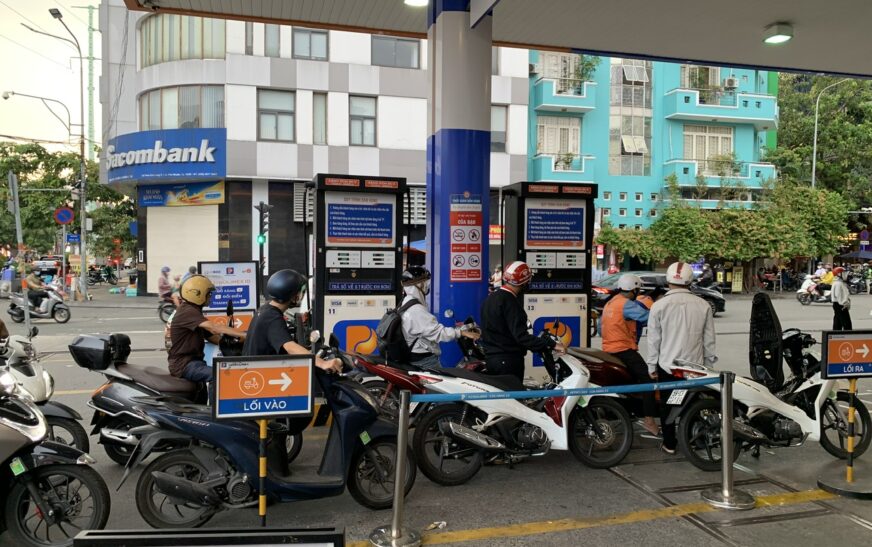 Khủng hoảng eo biển Hormuz: Giá dầu vượt ngưỡng 110 USD, thị trường toàn cầu rúng động trước kịch bản chiến tranh kéo dài