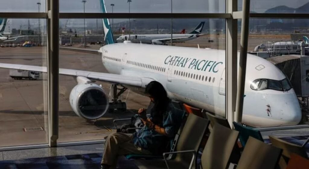 Hàng loạt hãng hàng không tăng phụ phí và giá vé khi xung đột tại Iran đẩy chi phí nhiên liệu lên cao