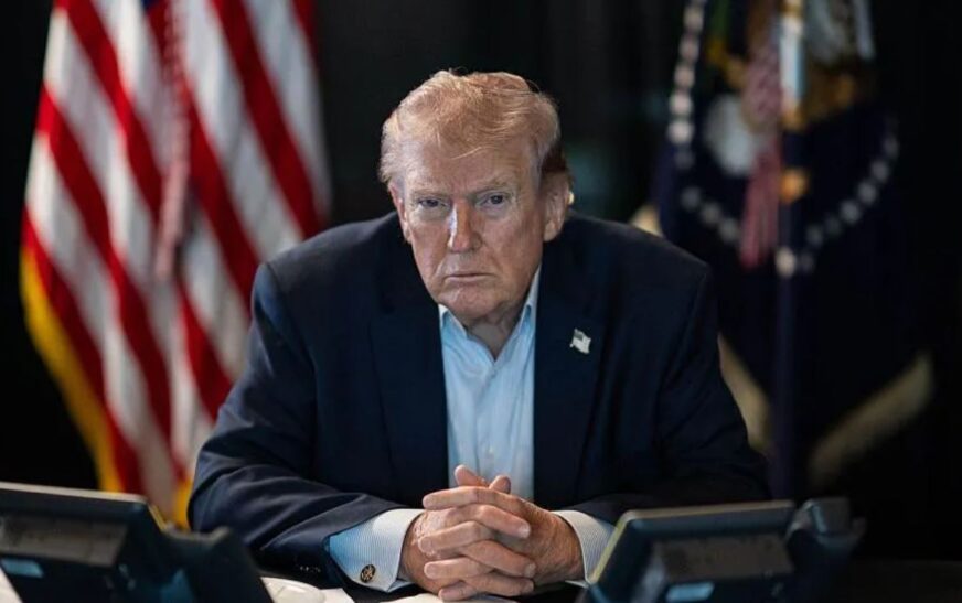 Tổng thống Trump yêu cầu Iran đầu hàng không điều kiện: Bước leo thang làm rúng động thị trường toàn cầu