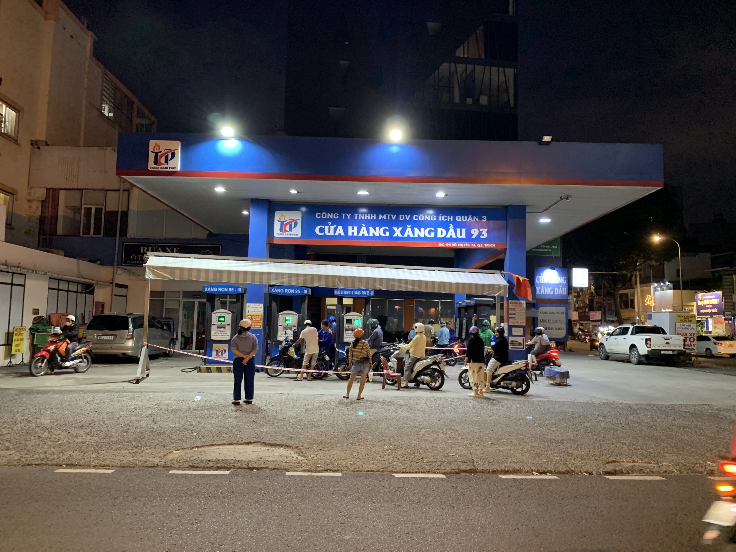 Người tiêu dùng Việt chưa sớm nhìn thấy giá xăng giảm