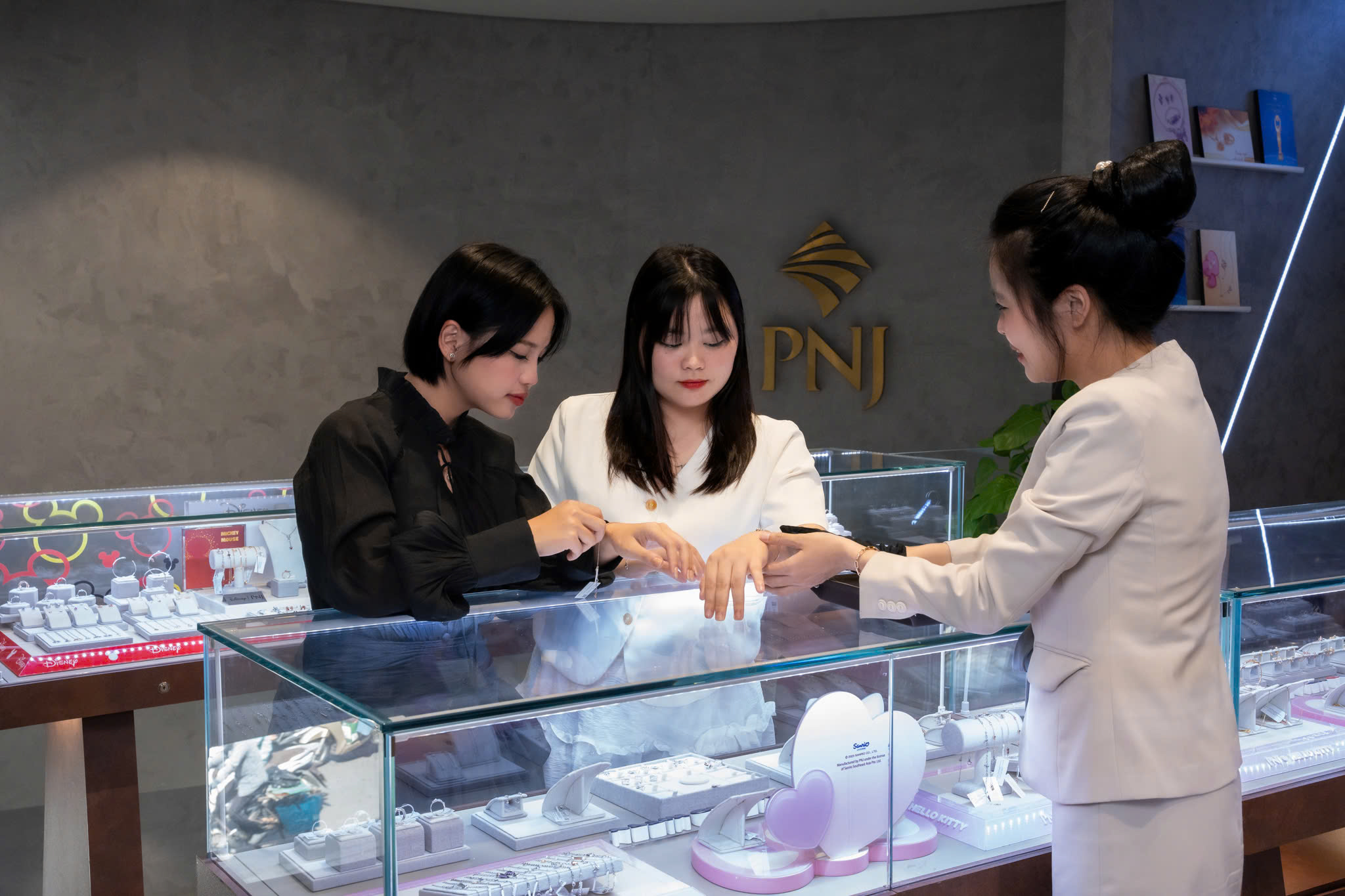 Giá vàng có thể rớt về 120 triệu đồng/lượng