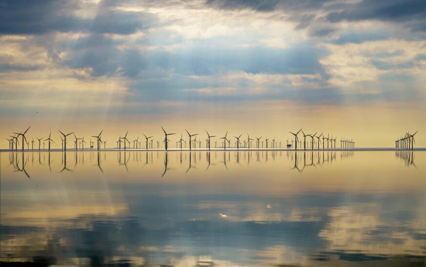 Kỷ lục mới của năng lượng tái tạo toàn cầu năm 2025 và lá chắn trước biến động địa chính trị