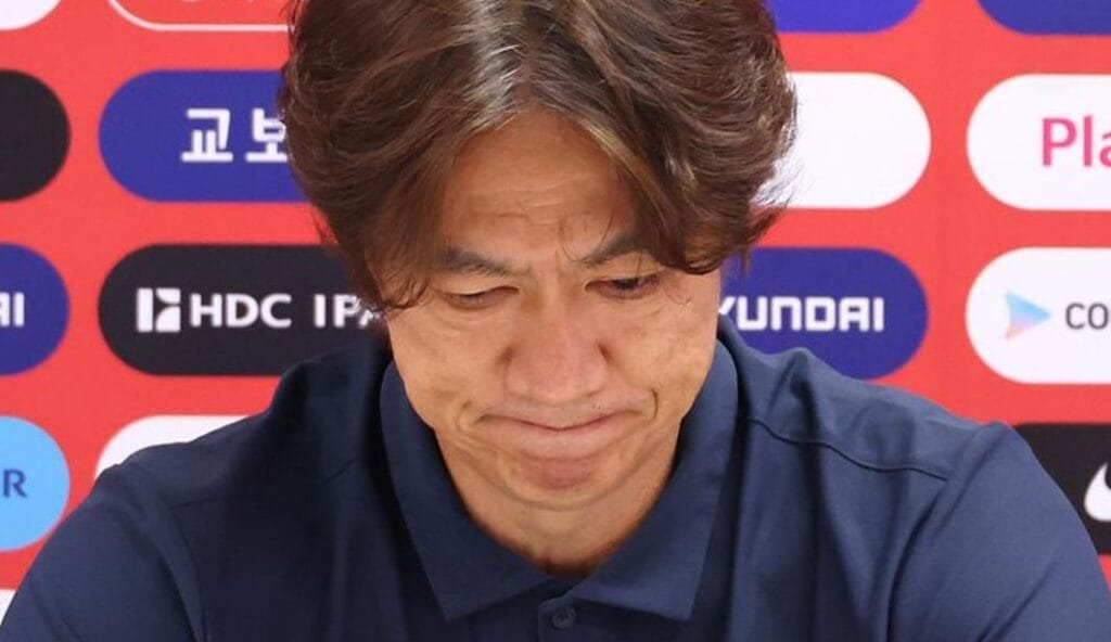 Cơn địa chấn tại World Cup: HLV Hong Myung-bo chính thức từ chức ngay sau khi đội tuyển Hàn Quốc bị loại sớm