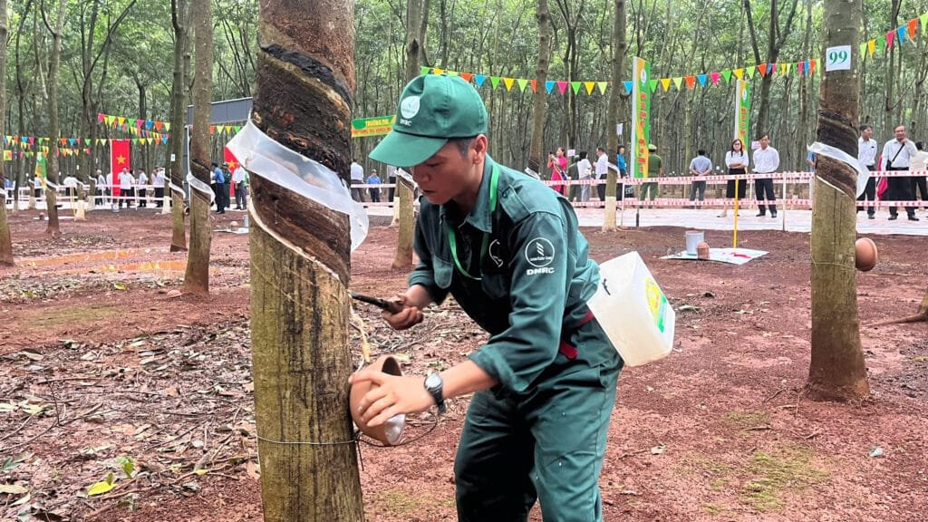 Hội thi Bàn tay vàng Cao su Đồng Nai 2026: Tôn vinh những người thợ giỏi và bệ phóng cho mục tiêu vượt 32.000 tấn mủ