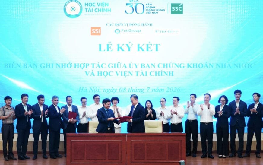 Phát triển nguồn nhân lực chất lượng cao: UBCKNN ký kết hợp tác chiến lược với các trường đại học lớn