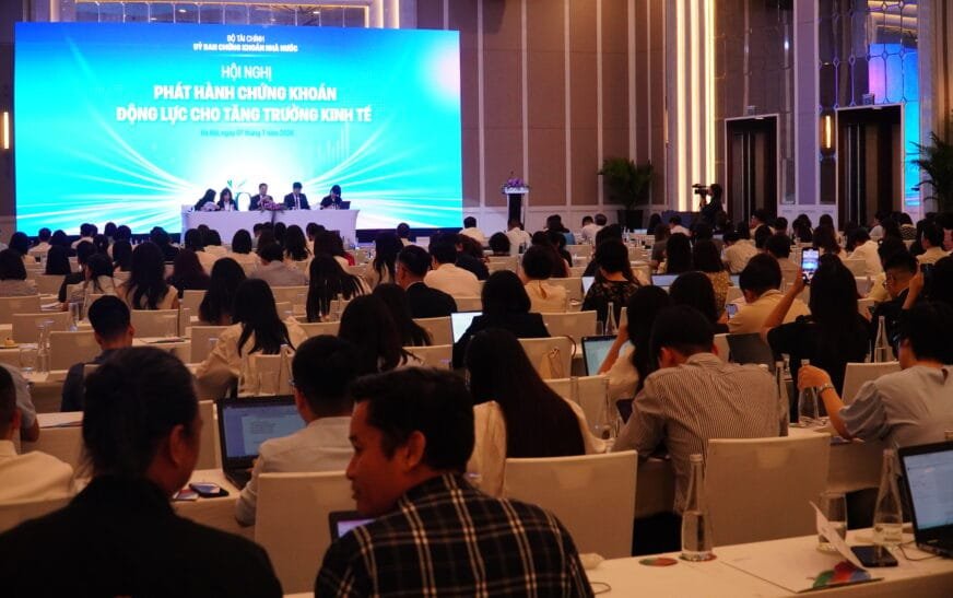 Khơi thông nguồn vốn trung – dài hạn: Thị trường chứng khoán hướng tới bệ phóng tăng trưởng hai con số