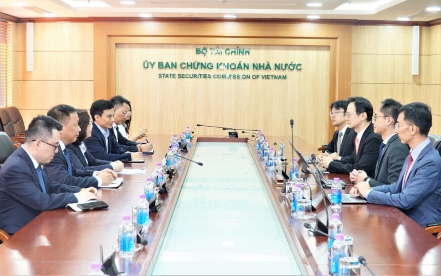 UBCKNN và MAS tăng cường hợp tác, thúc đẩy kết nối thị trường vốn Việt Nam – Singapore