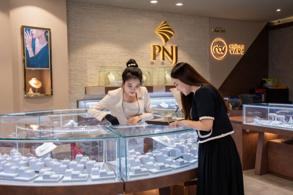 Vì sao việc PNJ chuyển sang chính sách thu đổi kim cương theo giá thị trường là bước đi hợp lý?