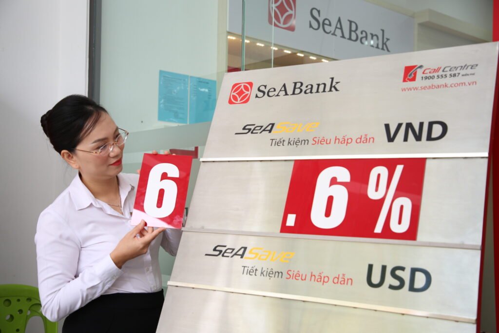 Ngành ngân hàng Việt Nam mở đợt huy động vốn kỷ lục 7 tỷ USD trước làn sóng nới trần sở hữu ngoại