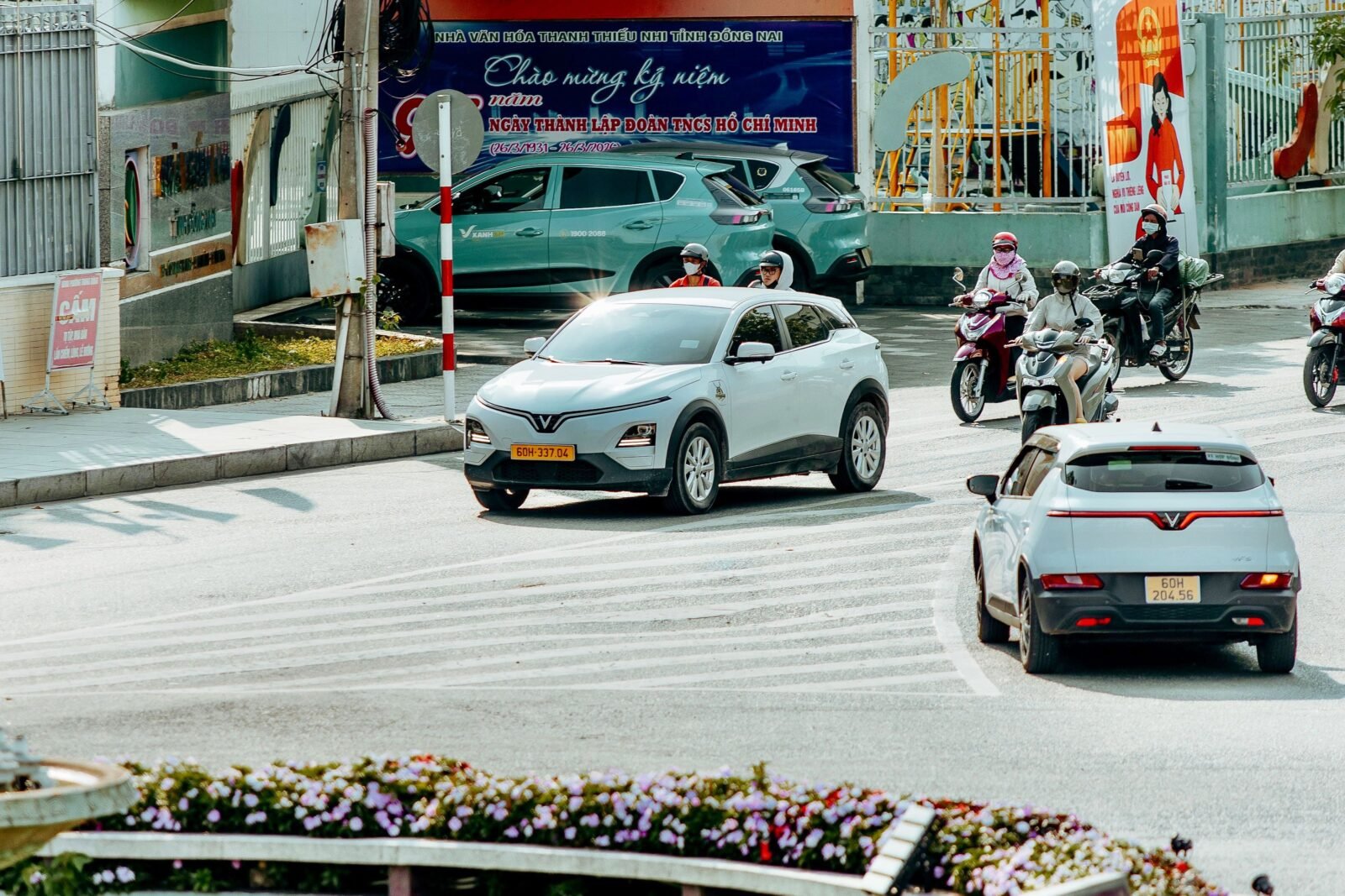 Yếu tố nào thúc đẩy người tiêu dùng Việt Nam chuyển sang xe điện?