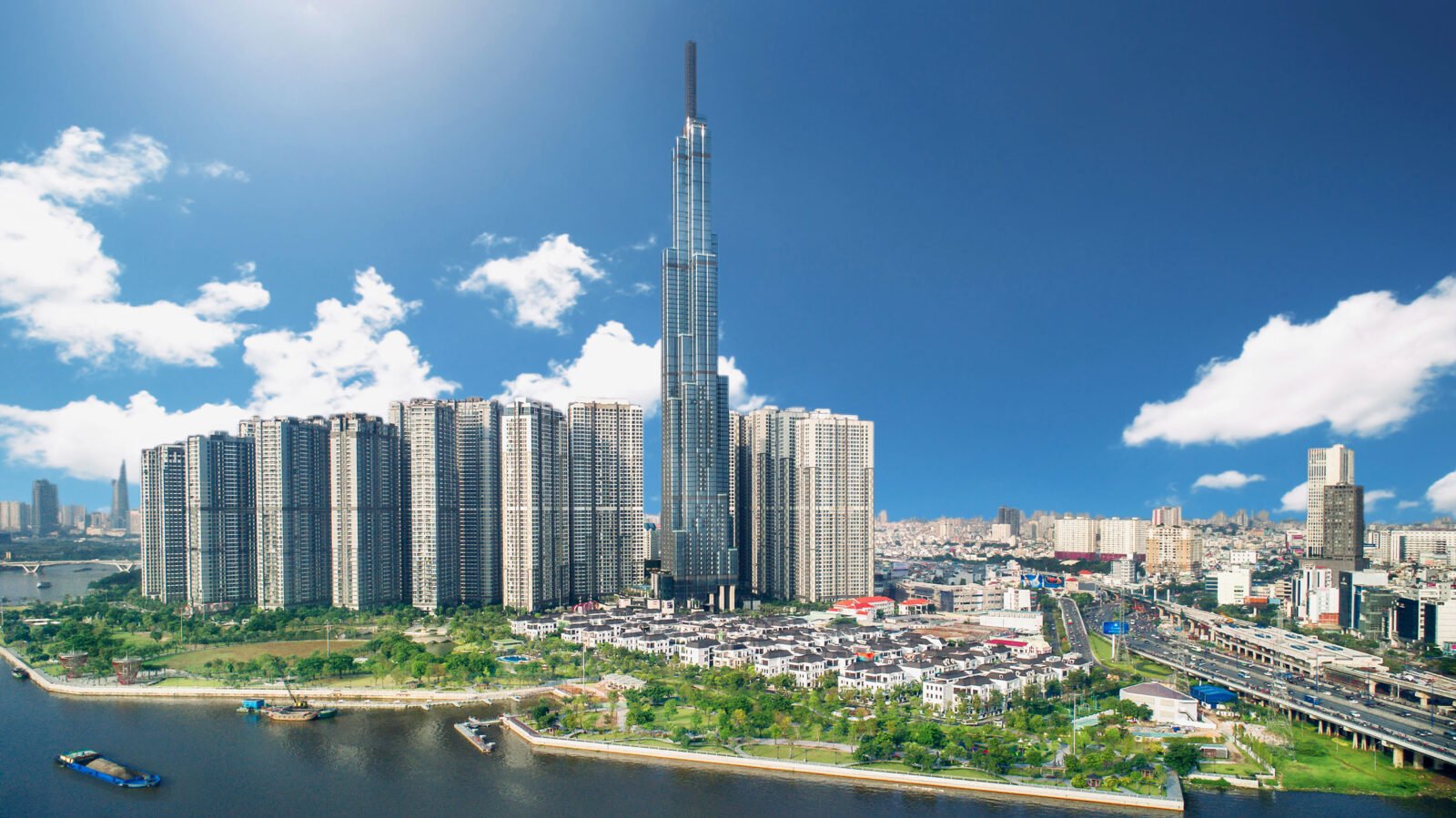 Vingroup lập kỷ lục doanh thu và lợi nhuận 9 tháng năm 2026, hoàn thành 125% kế hoạch năm