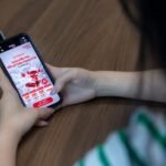 Điện thoại hiển thị ứng dụng Viettel Tammi với hệ gói 5G Tammi và các mức dung lượng 3GB, 6GB, 8GB, 45GB