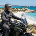 Chạy xe máy điện dọc bờ biển cát trắng ở Tây Australia