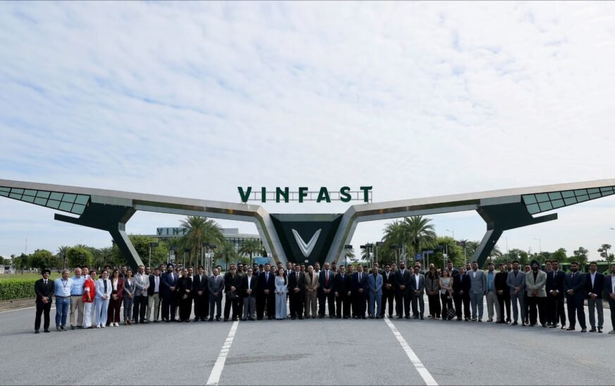 VinFast đưa xe máy điện vào Ấn Độ: hơn 50 showroom mở màn tại thị trường hai bánh lớn nhất thế giới