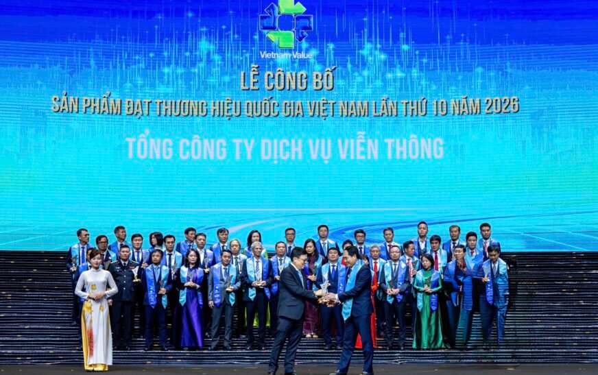 Trao biểu trưng Thương hiệu quốc gia Việt Nam 2026 cho Tổng công ty Dịch vụ Viễn thông của VNPT